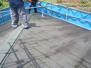 外壁・屋根塗装工事　施工中　高圧洗浄