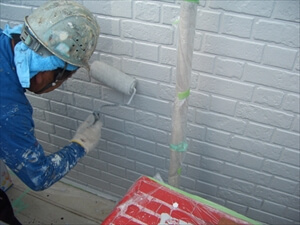 外壁・屋根塗装工事　施工中　外壁塗装