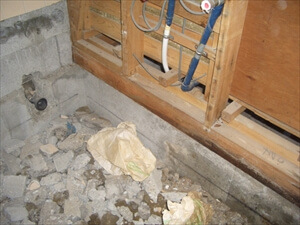 浴室リフォーム工事　施工中　解体・撤去