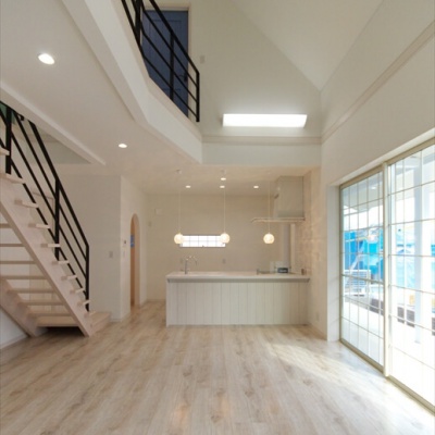 リビング　スケルトン階段