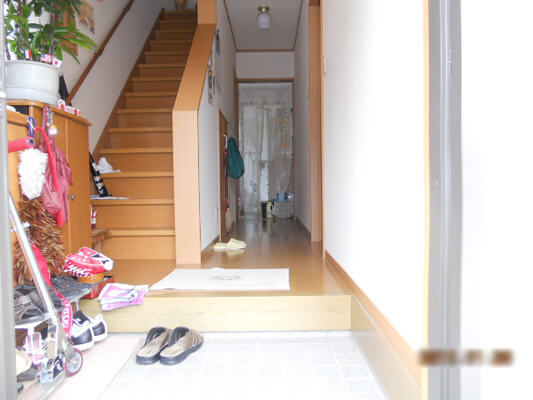 玄関手すり設置工事　Before