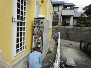 エコキュート設置工事　施工中